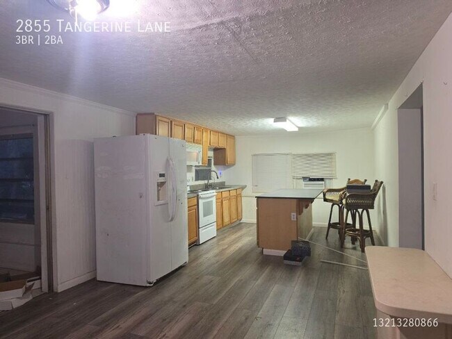 Building Photo - 2855 Tangerine Ln