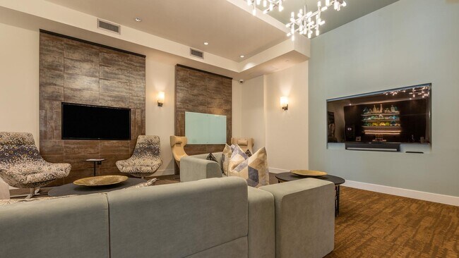 Building Photo - 8800 Penrose Ln