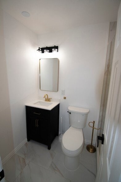 Building Photo - 903 Porter St