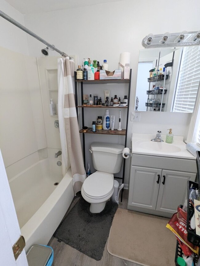 Building Photo - 118-120 S 25th St