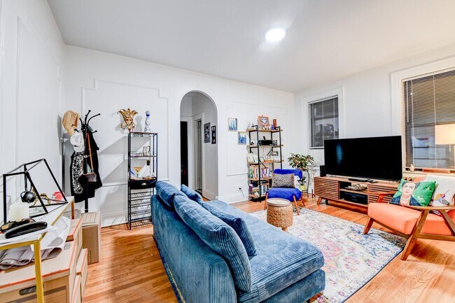 Building Photo - 901 Grand Ave