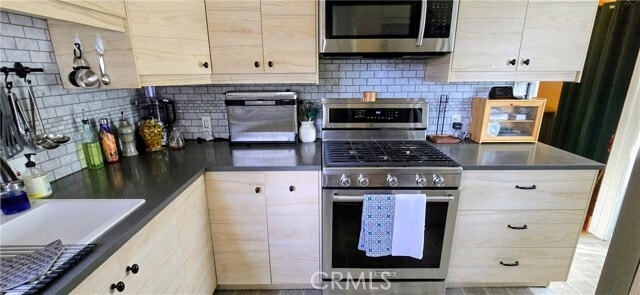 Building Photo - 10551 Karmont Ave