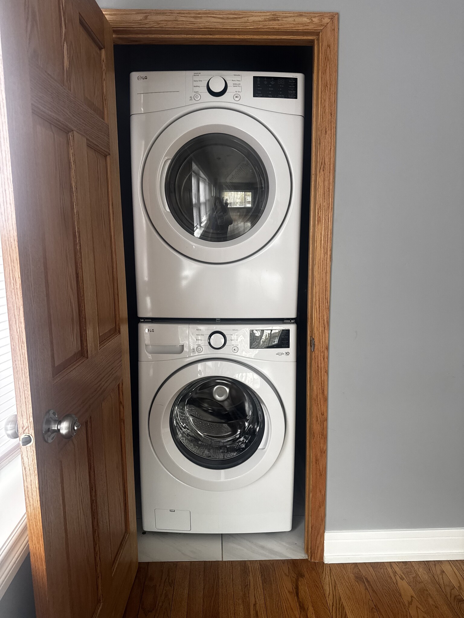 In-unit Landry - 5124 W Henderson St