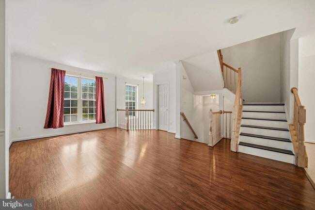 Building Photo - 25251 Dunvegan Square