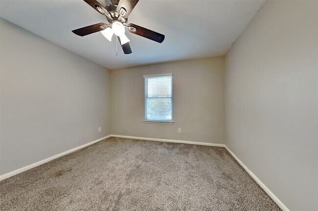 Building Photo - 21458 Hunter Hart Dr