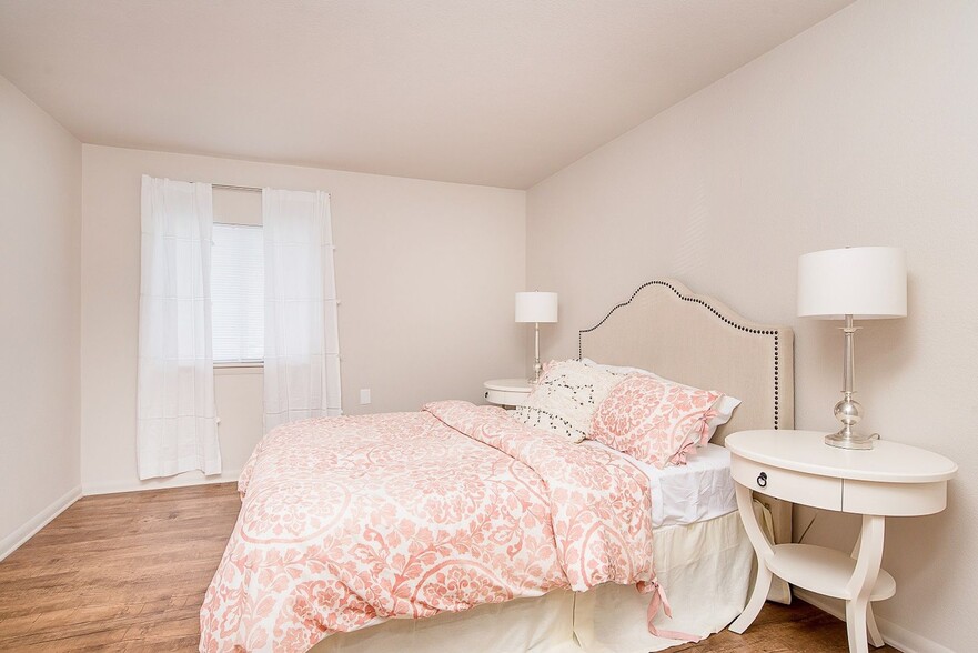 Interior Photo - University Crossing Apartments and Townhomes