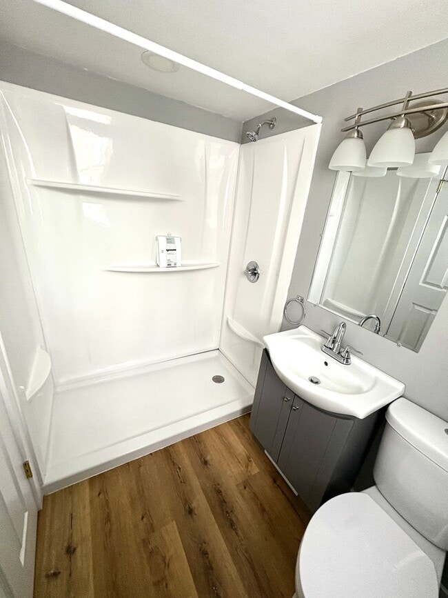 Building Photo - 194 Lindsey Ave