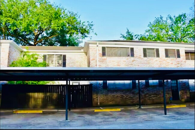 Building Photo - 7900 Westheimer Rd