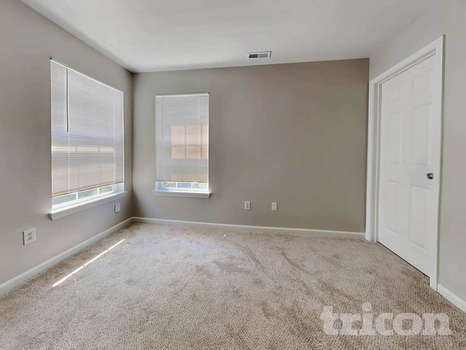 Building Photo - 10213 Blue Sky Dr