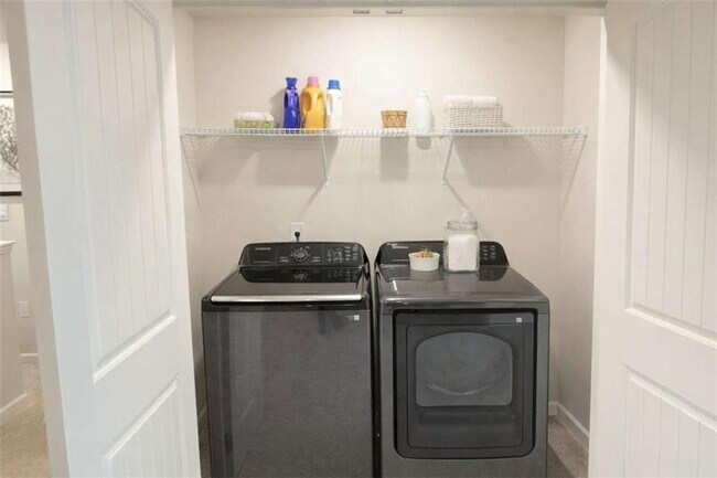 Building Photo - 3190 Greyton Dr