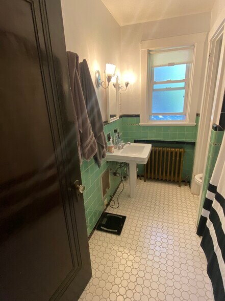 2nd Flr Bath (will be renovated to shower) - 6824 McPherson Blvd