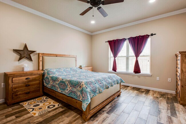 Building Photo - 4600 Hermosa Rd