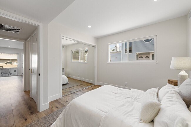 Building Photo - 212 Orange St