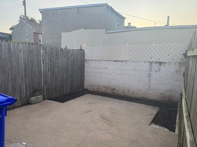 Building Photo - 423 Orange St