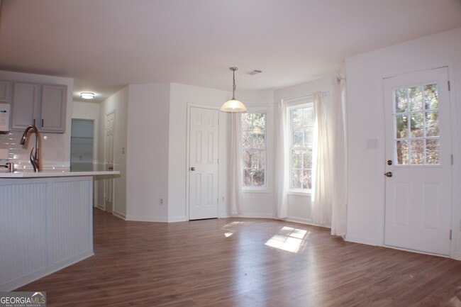 Building Photo - 1060 Grace Dr