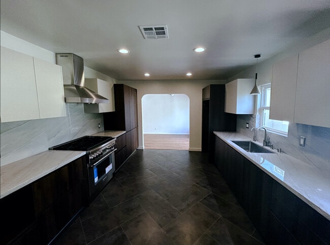 Remodeled Kitchen - 1344 N Fairview St