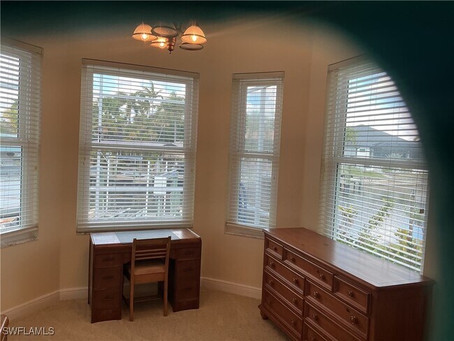 Building Photo - 2605 Beach Pkwy W