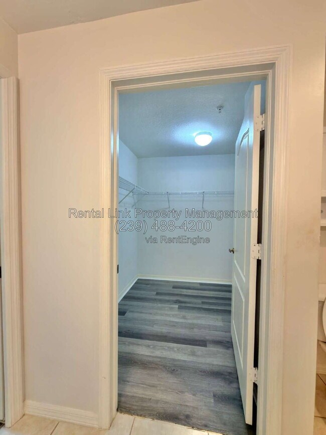 Building Photo - 354 Dover Pl