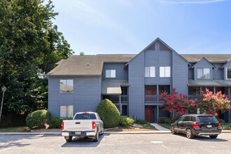 Building Photo - Available now. Beautifully updated 3 BR/2....