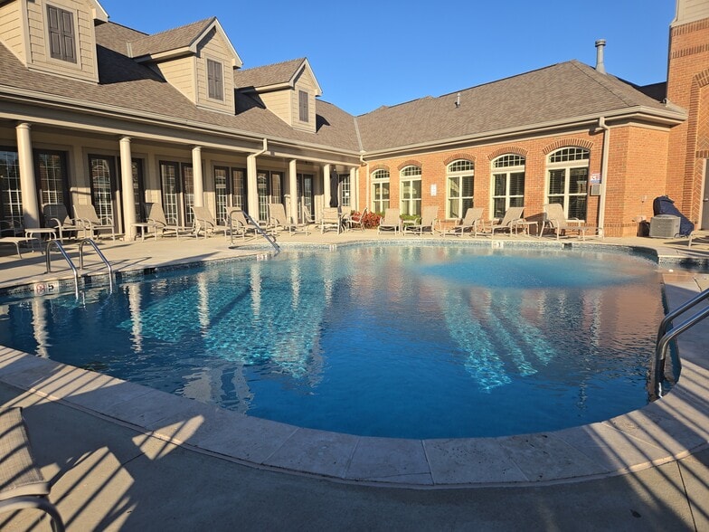 Primary Photo - Ashton Village Apartments LLC