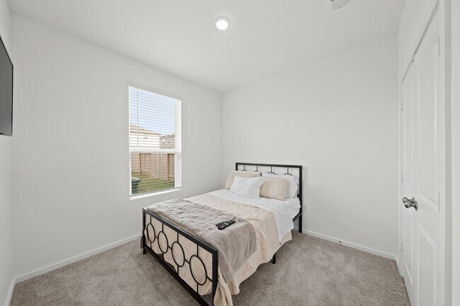 Building Photo - 26235 Arrowleaf Dr