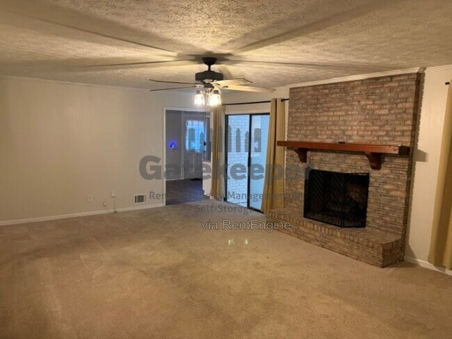 Building Photo - 120 Riley Ct