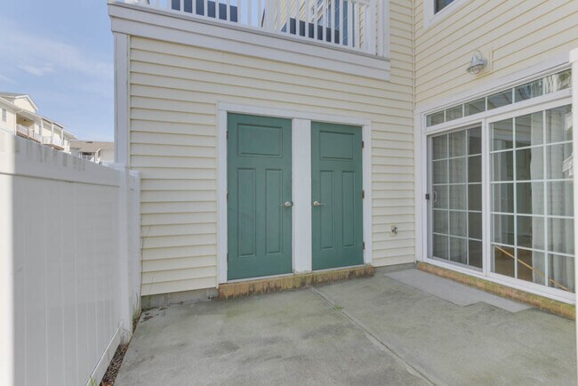 Building Photo - 4138 Seafarer Ave