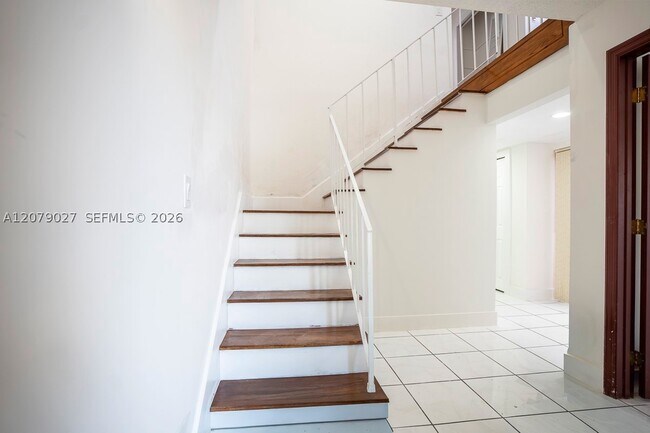 Building Photo - 14295 Kendale Lakes