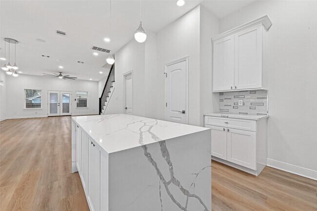 Building Photo - 6630 Highrock Rd