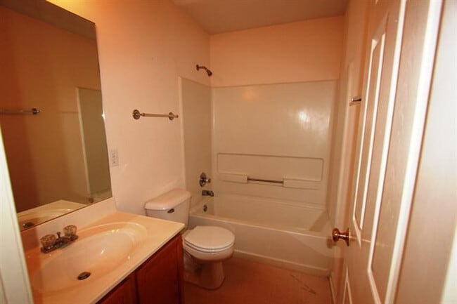 Building Photo - 601 Sherard Cir