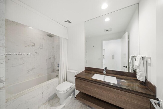 Building Photo - 360 Ocean Dr