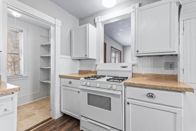 Building Photo - 2349 Ferrant Pl