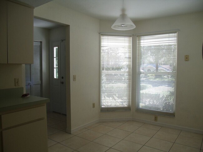 Building Photo - Charming 2BR/2BA Villa with 1-Car Garage i...
