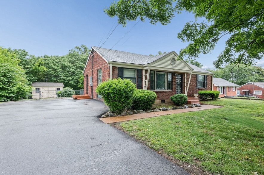 Building Photo - 3522 Hewlett Dr