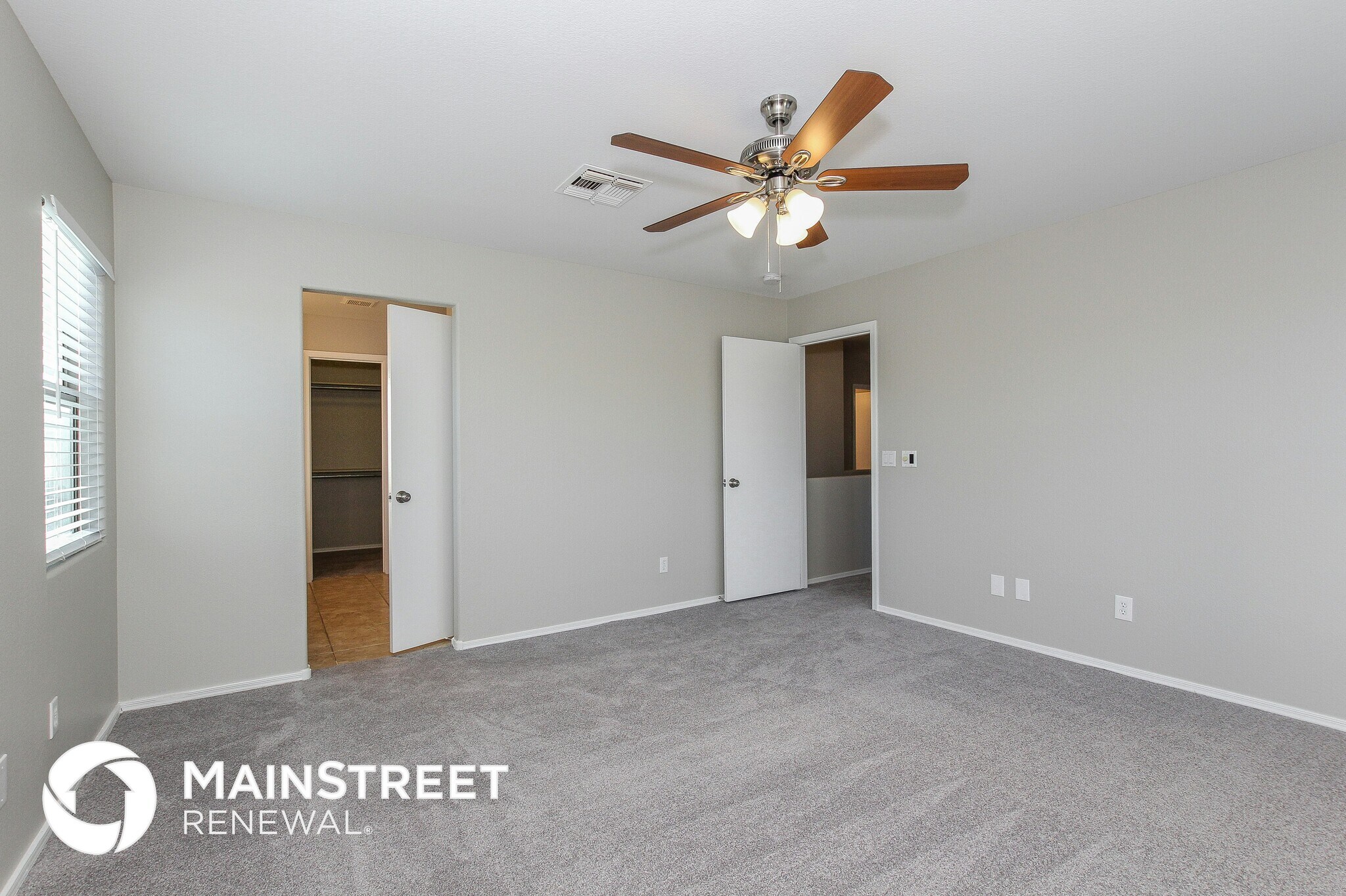 Building Photo - 2239 E Paraiso Dr