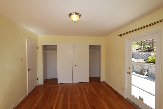 Building Photo - 4 Bedroom Mid-Century Oakmore Property With View of Bay