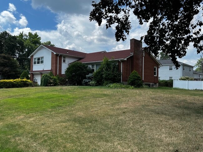 Building Photo - 3 Old Field Rd