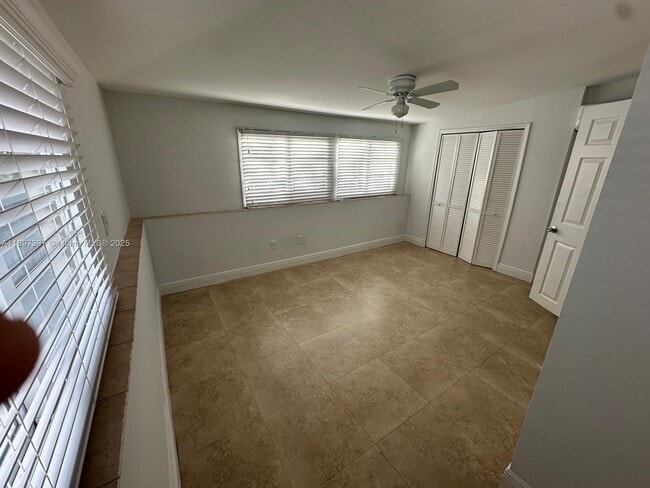 Building Photo - 3235 S Le Jeune Rd