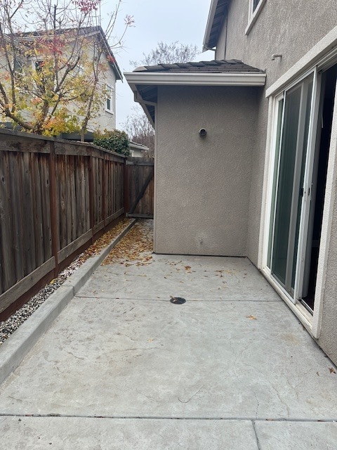 Building Photo - Welcome to this inviting 3-bedroom, 3-bath home located in a desirable Riverbank neighborhood