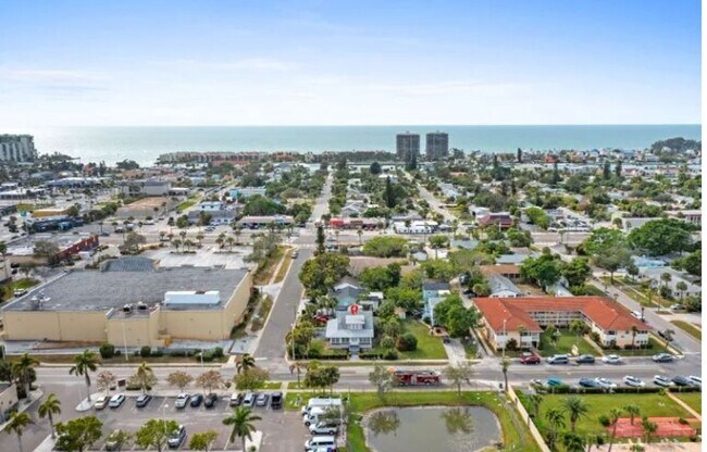 Building Photo - 7700 Boca Ciega Dr