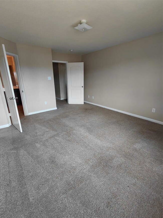 Building Photo - 8902 Stagewood Dr