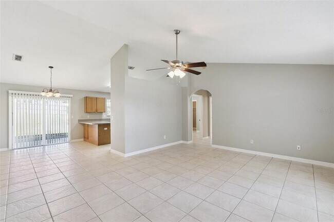 Building Photo - 886 Scenic View Cir