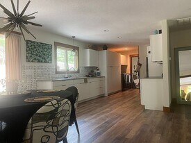Building Photo - 9 Oakwood Dr