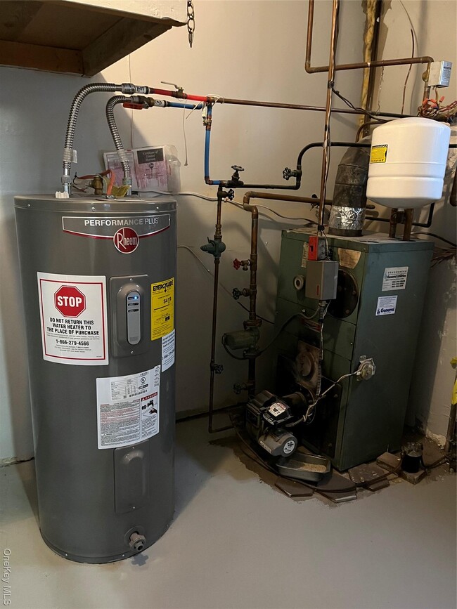 Building Photo - 43 Floyd Pl