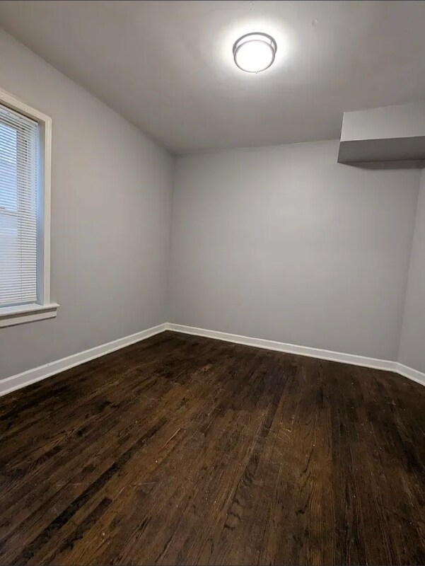 Building Photo - 7545 S May St