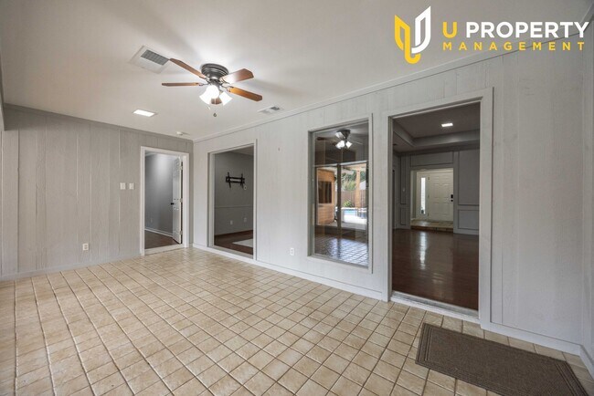 Building Photo - Great property in Plano mature community w...