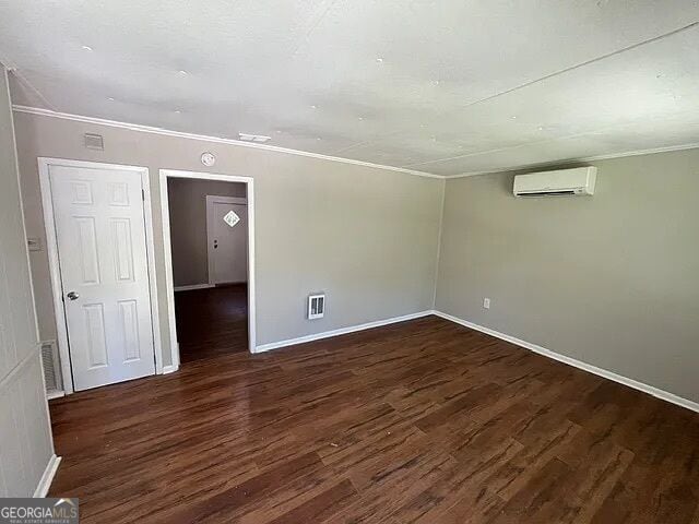 Building Photo - 2844 Shamrock Dr