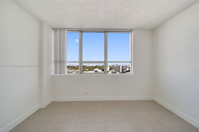 Building Photo - 1500 Bay Rd