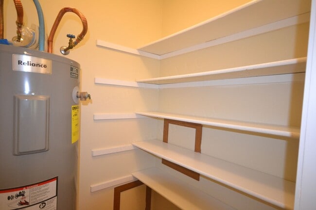 Building Photo - Sommerfield Apartments