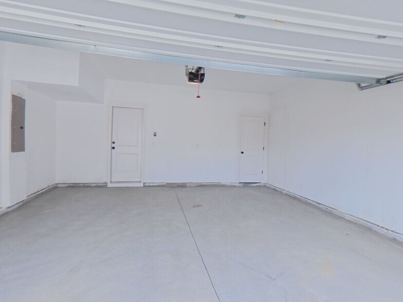 Building Photo - 2923 Beaconwood Ct